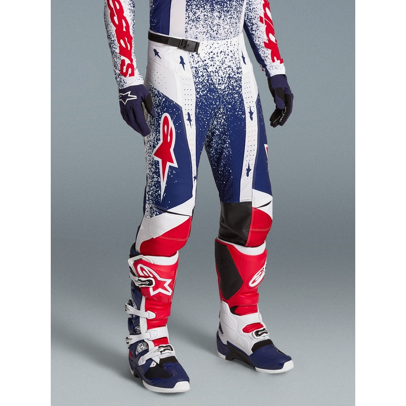 „Alpinestars Techstar Limited Edition Unity“ raudonos-baltos-mėlynos motokroso kelnės