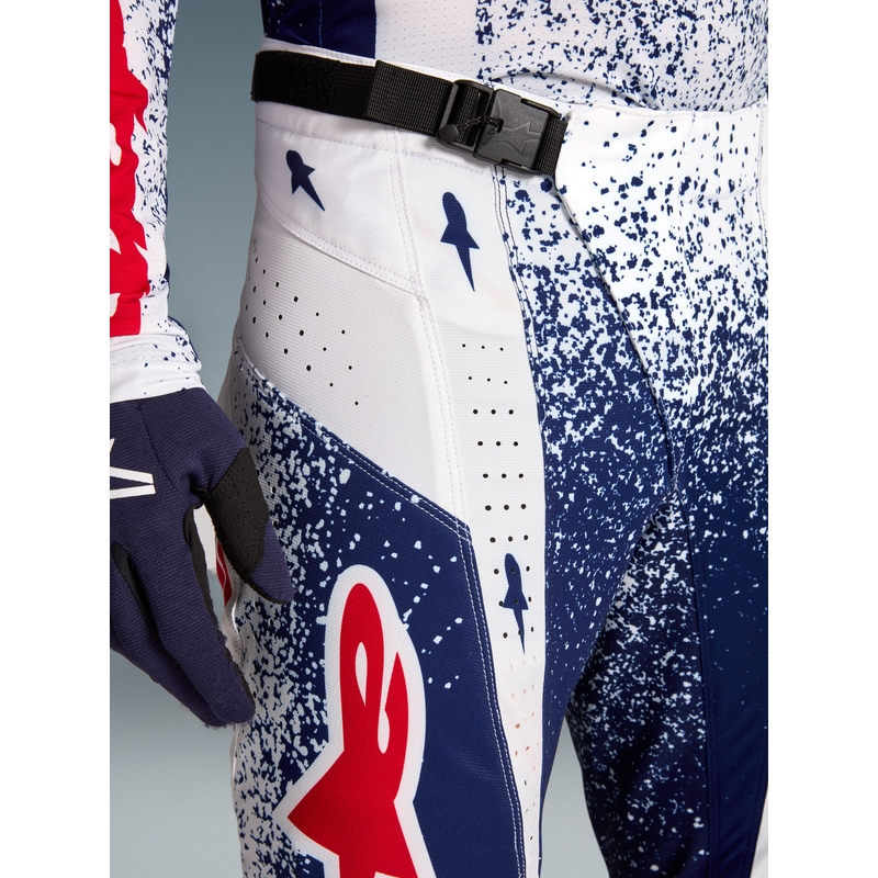„Alpinestars Techstar Limited Edition Unity“ raudonos-baltos-mėlynos motokroso kelnės