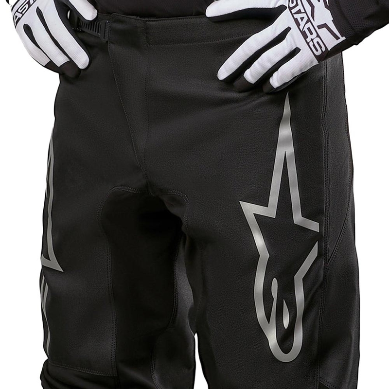 Alpinestars Fluid Graphite motokroso kelnės juodos ir sidabrinės spalvos